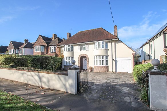 Similar Properties Manor Road South, Grosvenor Billinghurst